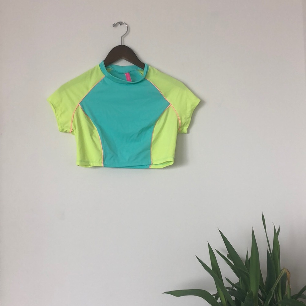 Victoria’s Secret cropped rash guard NWOT